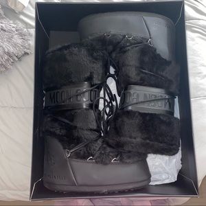 Fur Moon boots
